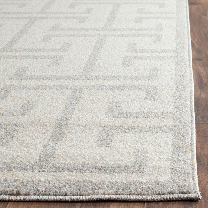 Safavieh Amherst All Weather Power Loomed Rugs In Ivory / Light Grey