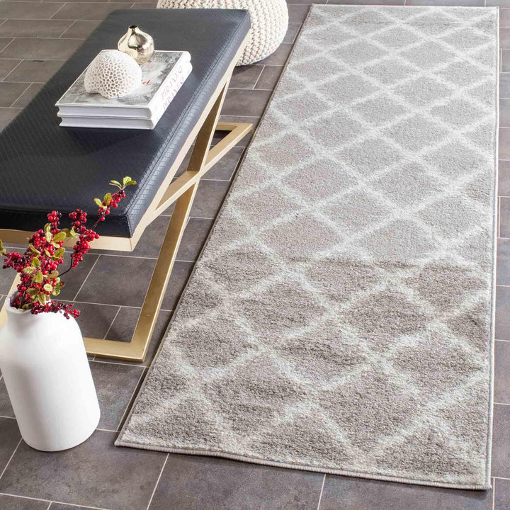 Safavieh Adirondack Rustic Lodge Style Power Loomed Rugs In Silver / Ivory